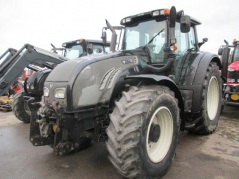 Valtra 162T Valtra 162T Stegls transmission
Frontlyft
Frontpto
Framaxelfjdring
Hyttfjdring
650-42 80%
540-30 70%