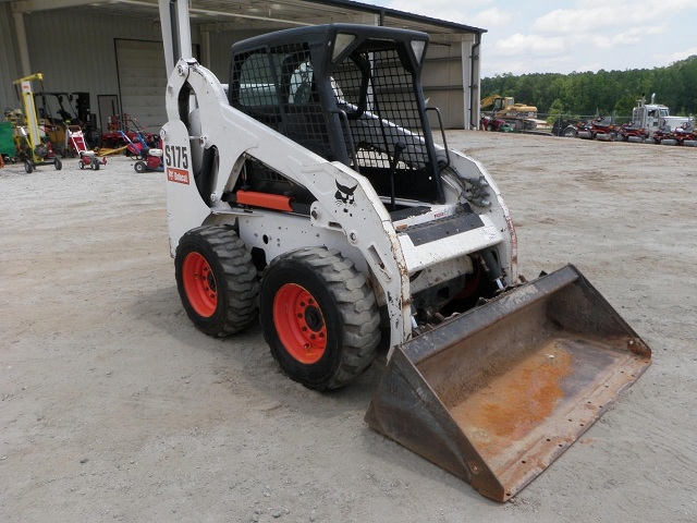 Bobcat 175. Погрузчик Bobcat s175. Мини погрузчик Bobcat s175. Бобкэт 175. Бобкэт погрузчик 175.