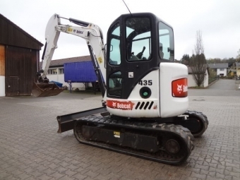  Bobcat 435  Tillverkare: Bobcat 435 minigrvare
Modell: 435 
Typ: minigrvare
r: 2009
Timmar: 1391 
Effekt: 36 hk
